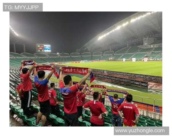 重庆足球明星赛现场争吵引发热议球迷与明星球员情绪激动互相指责